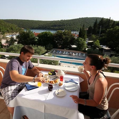 Hotel Carmen Peruški Dış mekan fotoğraf